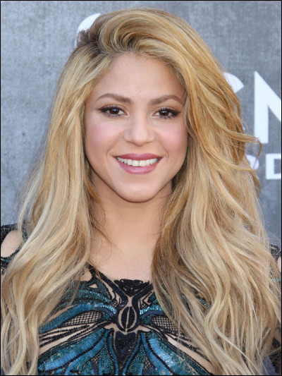 Shakira : chanteuse, autrice et compositrice, révélée en 2002 par le tube "Whenever, Wherever" et interprète des succès "Hips Don't Lie", "Waka Waka" et "Loca".