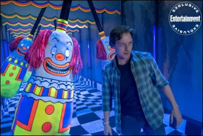 Dans quel livre de Stephen King un clown tueur poursuit-il un groupe d'adultes dans une fête foraine ?