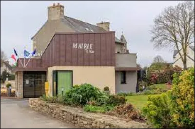 Nous sommes en Bretagne, à Tréflaouénan. Village de l'arrondissement de Morlaix, il se situe dans le département ...