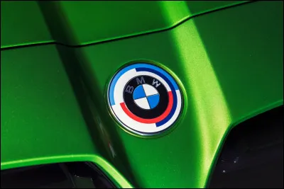 Quelle cette autre marque de voiture ?