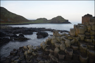 Comment est appelée cette formation volcanique située en Irlande ?