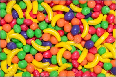 En ce moment même, veux-tu manger des bonbons ?