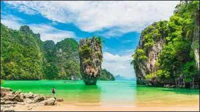 Comment se nomme la plus grande île de la Thaïlande ?