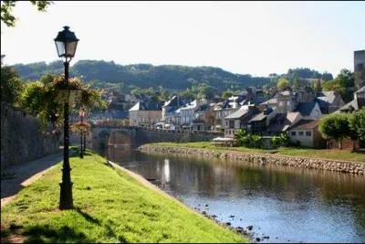 Situé à 3 km de la fameuse grotte de Lascaux ; chaque été la Félibrée y attire des milliers de visiteurs :