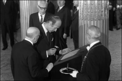 Quel &acirc;ge avait-il lorsqu'il devient pr&eacute;sident de la R&eacute;publique ?