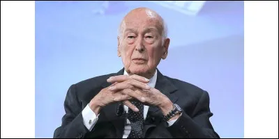 Qui nomme-t-il Premier ministre en 1974 ?