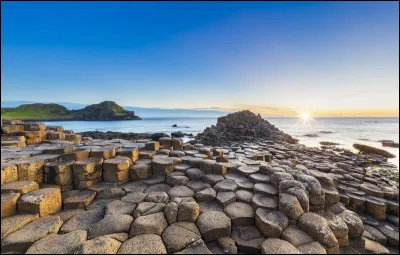 Quel est le nom de cette formation volcanique située sur la côte d'Irlande du Nord ?