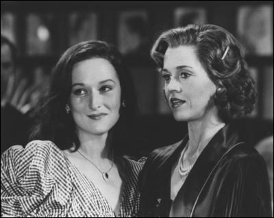 Quel est le premier film dans lequel elle joue en 1977 ?