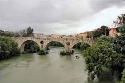 Long de 175 km, il prend sa source dans les Apennins, près du Parc National des Abruzzes. Il coule ensuite en Campanie, arrose Capoue et se jette dans la mer Tyrrhénienne : c'est l'/la/le ...