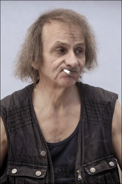 Quelle ville Michel Houellebecq a-t-il qualifiée ''de ville la plus laide qu'il n'est jamais vue'' dans son livre ''Sérotonine'' ?
