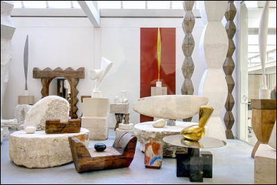 Quel nom porte l'atelier qui fait partie de l'annexe du centre Pompidou ?