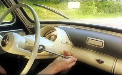 Quel est cet intérieur tout en rondeur des années 60 ?