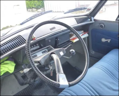 Quel est cet intérieur d'auto ?