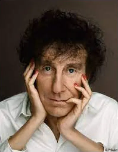 Complétez les paroles de cette chanson d'Alain Souchon : "Foule sentimentale/ On a soif d'idéal/ Attirée par les étoiles, les voiles/...