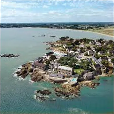 Nous sommes en Bretagne, sur la pointe de Pen Lan, à Billiers. Commune de l'aire d'attraction Vannetaise, sur la rive droite de l'estuaire de la Vilaine, elle se situe dans le département ...
