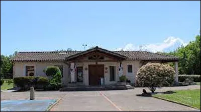 Village de l'arrondissement de Saint-Gaudens, dans le Comminges, Latoue se situe dans le département ...