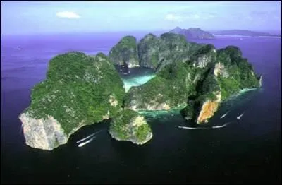 Sur l'le de Phuket en Thalande, on doit rgler ses achats en :