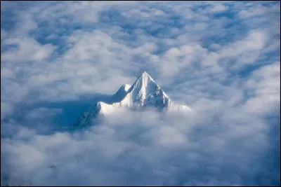 L'Himalaya est une chaîne de montagnes se situant en :