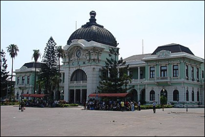 Dans quel pays se trouve la gare de Maputo, construite par Gustave Eiffel ?