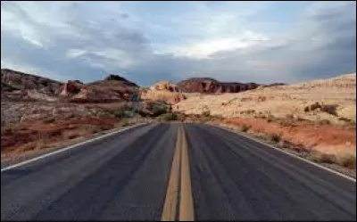 Qui chante "Sur la route de Memphis" en 1976 ?