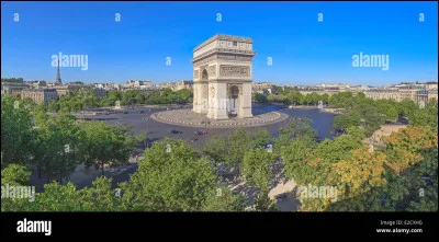 Quel était l'ancien nom de la place Charles de Gaulle ?
