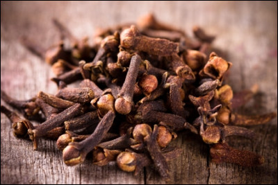 Pour soigner quels maux le clou de girofle peut-il être utilisé ?
