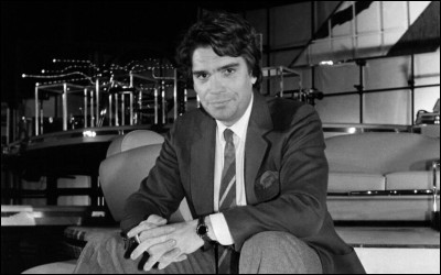 Qu'a-t-il commencé par vendre en porte-à-porte, en 1966 ?