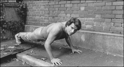 Comment s'appelait l'entreprise de secours cardiaque qu'il a créée en 1974 ?