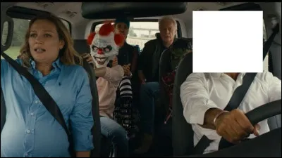 Quel est l'acteur principal du film ''&Agrave; fond'' dans lequel un groupe est coinc&eacute; dans une voiture lanc&eacute;e et bloqu&eacute;e &agrave; 130 km ?