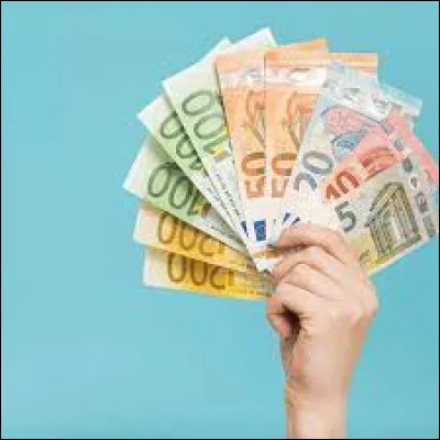 Les sommes versées par un client avant la livraison des biens sont des...