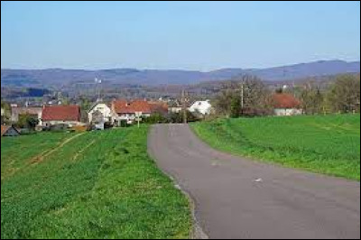 Nous commençons notre balade pratiquement au pied des Vosges, à Andornay. Village de l'arrondissement de Lure, il se situe dans le département ...