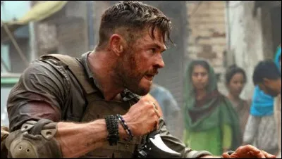 Dans ce film, il incarne le personnage principal, un mercenaire expérimenté, qui est engagé pour sauver le fils d'un trafiquant de drogue international kidnappé. Le film se déroule dans les rues de Dacca, la capitale du Bangladesh. Quel est ce film ?