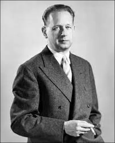 Ce 18 septembre, Dag Hammarskjold, secrétaire général de l'Organisation des Nations Unies (ONU) qui tentait de résoudre le conflit du Congo, est tué lorsque son avion s'écrase au Katanga (Congo ex-belge) ; il s'agit très vraisemblablement d'un attentat. : en quelle année était-ce ?