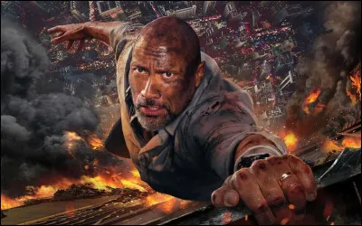 Dwayne Johnson incarne le personnage de Will Sawyer, un ancien leader de l'équipe de négociateurs du FBI qui a perdu sa jambe dans une mission précédente. Will travaille désormais comme consultant en sécurité et est appelé pour évaluer la sécurité d'un gratte-ciel ultramoderne appelé "The Pearl" à Hong Kong. Quel est ce film ?