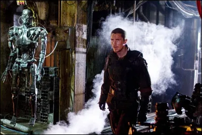 Christian Bale joue le rôle de John Connor, le chef de la résistance humaine. Le film se situe dans un futur où les machines de Skynet ont déclenché une guerre contre l'humanité. John Connor dirige les efforts de la résistance pour lutter contre ces machines. Quel est ce film ?