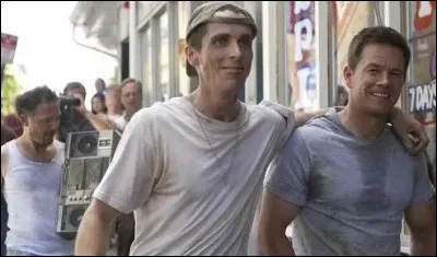 Il joue ici le rôle de Dicky Eklund, le demi-frère du personnage principal, Micky Ward, joué par Mark Wahlberg. Dicky Eklund est un ancien boxeur qui a connu la gloire dans le passé, mais il lutte maintenant avec des problèmes de drogue et tente de guider la carrière de boxeur de son demi-frère. Quel est ce film ?