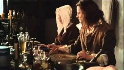 Qui est l'interprète féminine principale du film "La Jeune Fille à la perle" ?