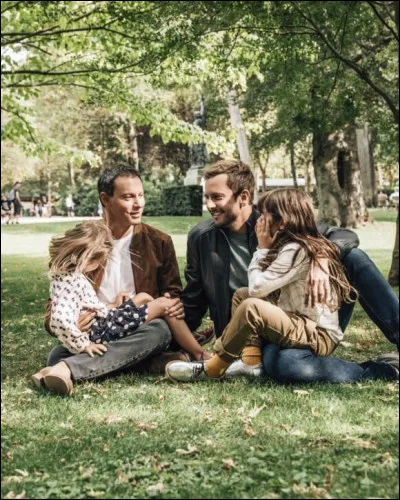 Mila, née en 2011, fille de Marc-Olivier Fogiel a pour marraine une célèbre journaliste qui obtient le 7 d'or du meilleur présentateur du journal télévisé en 1991, et qui a entretenu longtemps une liaison avec PPDA :