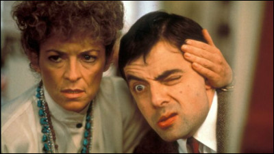 Dans l'épisode ''Mr Bean retourne à lécole'' qu'est-ce qui écrase sa mini ?