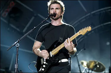 D'apr&egrave;s une chanson du colombien Juanes, de quelle couleur est ''La camisa'' ?