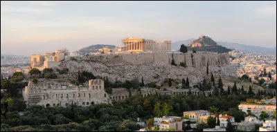 Quel mot fran&ccedil;ais signifie ''r&eacute;v&eacute;lation de dieu'' en grec ?