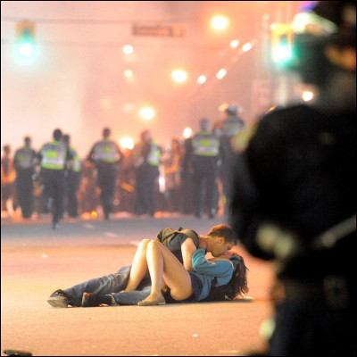Dans quel pays a été prise cette photo intitulée ''L'amour chaotique'' ?