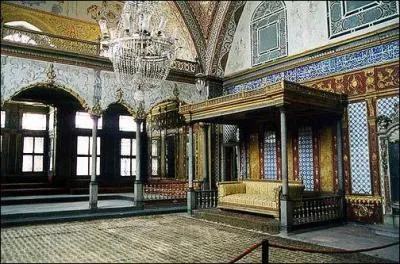 Dans quelle ville se trouve le Topkapi, l'un des plus importants muses d'art islamique ?