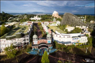 Dans quel pays peut-on voir le parc d'attractions abandonn&eacute; ''Nara Dreamland'' ?