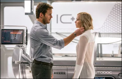 Ici, elle joue le r&ocirc;le de Aurora Lane, la passag&egrave;re d'un vaisseau spatial en route vers une nouvelle plan&egrave;te. Son r&ocirc;le devient central lorsque le personnage de Chris Pratt d&eacute;cide de la r&eacute;veiller pr&eacute;matur&eacute;ment de l'hibernation. Ils sont ainsi confront&eacute;s &agrave; un voyage solitaire de plusieurs d&eacute;cennies, cr&eacute;ant ainsi un lien complexe entre eux. Quel est ce film ?