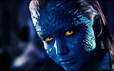 Dans cette saga, elle joue le r&ocirc;le de Raven Darkholme, &eacute;galement connue sous le nom de Mystique. Elle est une mutante m&eacute;tamorphe capable de prendre l'apparence de n'importe qui. Quelle est cette saga ?