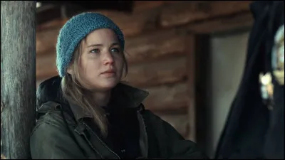 Jennifer Lawrence incarne le r&ocirc;le de Ree Dolly, une adolescente courageuse vivant dans une communaut&eacute; isol&eacute;e des montagnes de l'Arkansas. Elle entreprend une qu&ecirc;te d&eacute;sesp&eacute;r&eacute;e pour retrouver son p&egrave;re disparu. Quel est ce film ?