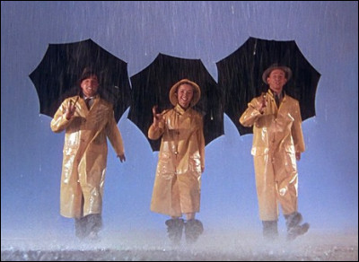 Quelle est cette célèbre comédie musicale dont une partie de l'action se situe sous la pluie ?