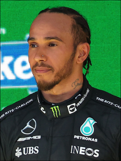 Depuis 2013, pour quelle écurie court Lewis Hamilton ?