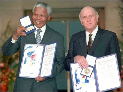 En quelle année Nelson Mandela a-t-il obtenu le prix Nobel de la paix ?